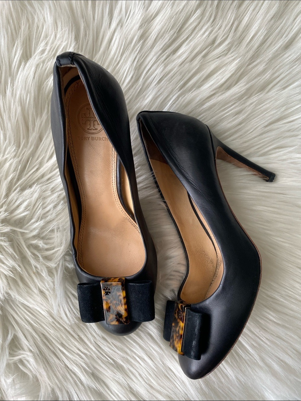 Tory Burch Y2K Black Leather Pumps with Bow and Tortoiseshell Accent